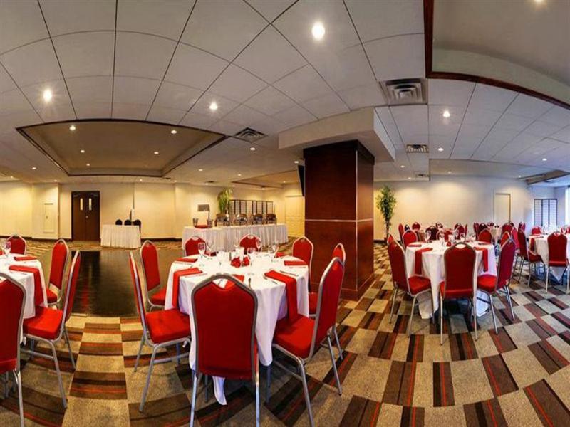 Four Points By Sheraton Victoria Gateway Ленгфорд Екстер'єр фото